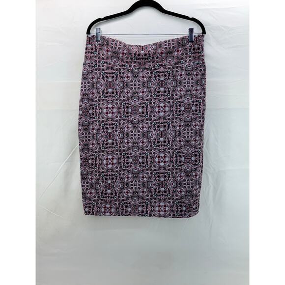 XL pencil Lularoe skirt multi colored with stretch. - Picture 3 of 6